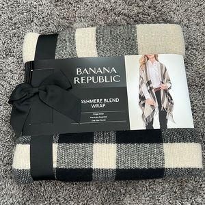 NWT Banana Republic Cashmere Blend Wrap One Size Fringe Detail